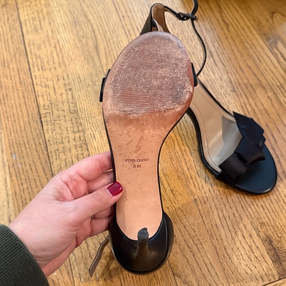 ✨BCBGMAXAZRIA Vero Cuoio Black Leather Satin Bow Ankle Strap Sandal Heel Size 8✨ - Picture 5 of 10
